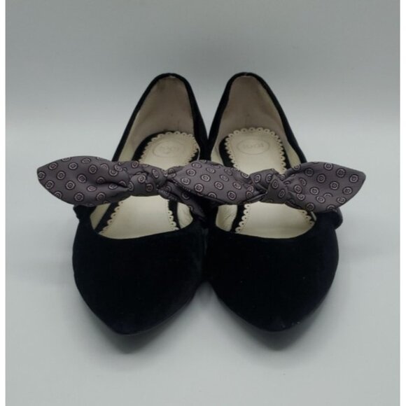 1901 Ladies Black Velvet Flats with Fabric Bows Size 9 M - Picture 2 of 11